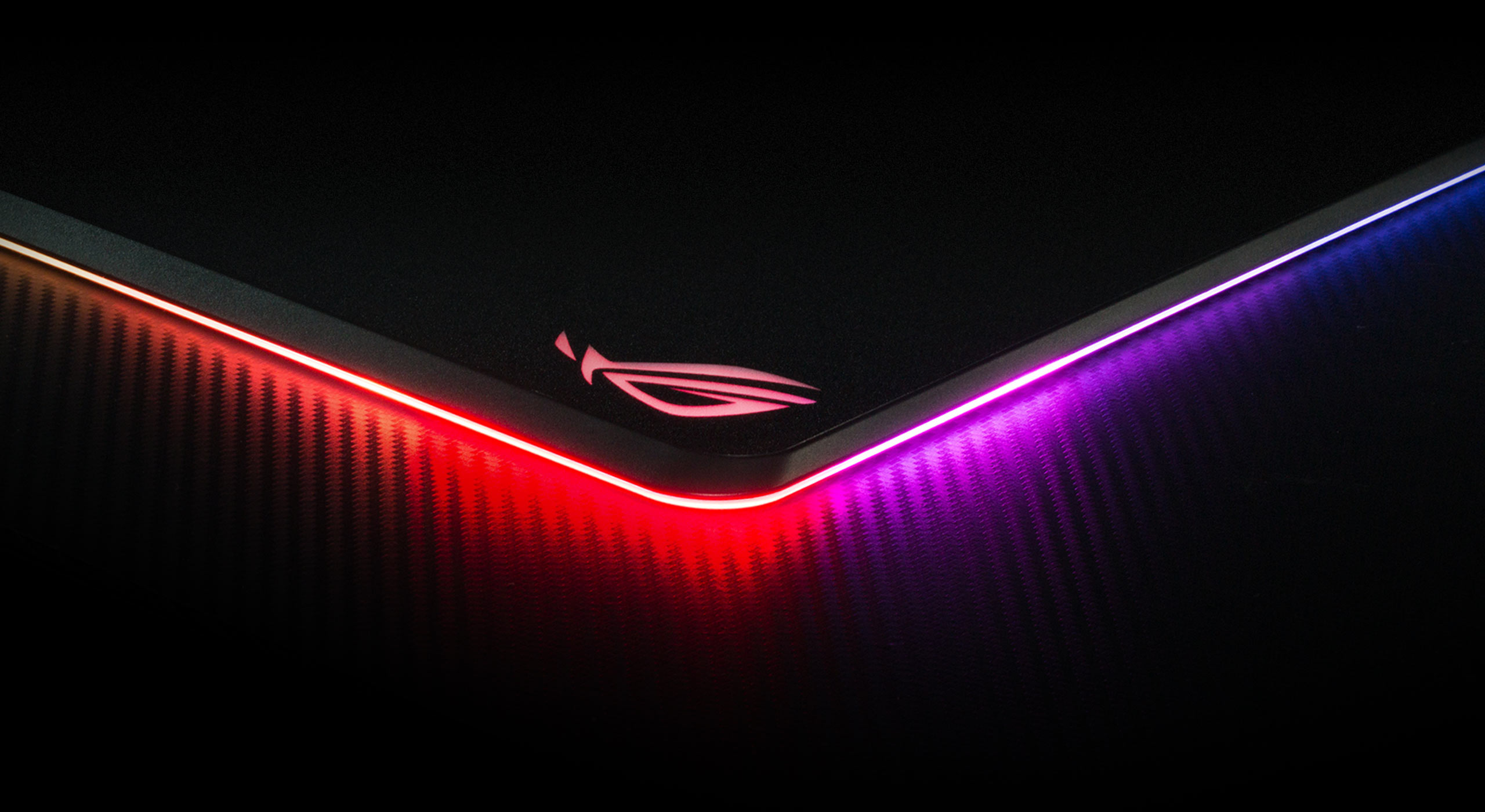 The corner of ROG Balteus Qi with a large 320 X 370mm portrait surface.